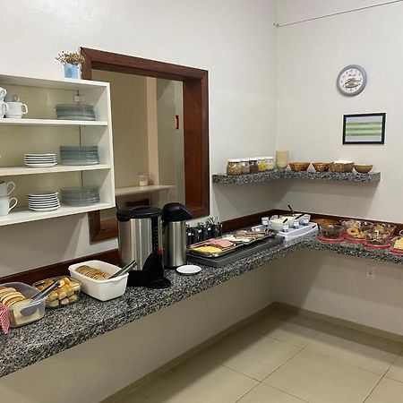 Hotel Três Passos - Prox ao Aeroporto e Rodoviária Porto Alegre Esterno foto